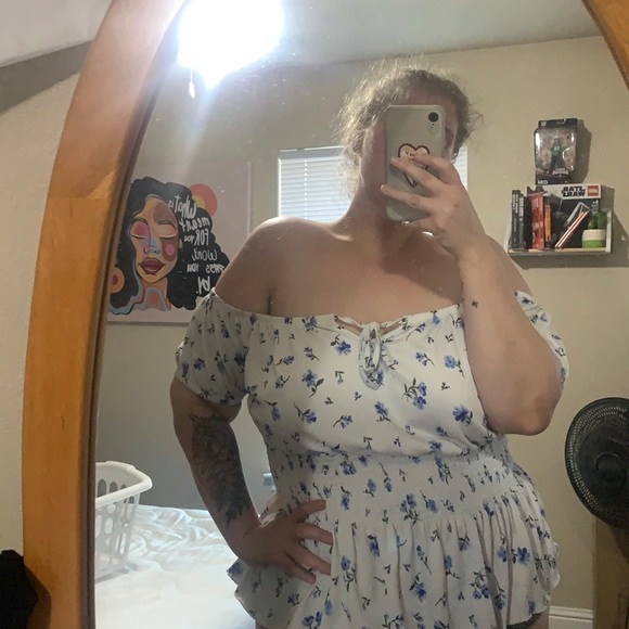 plus size flowy floral top - Picture 3 of 3